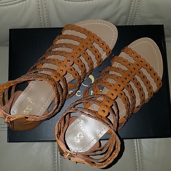 Sandals - Picture 1 of 5